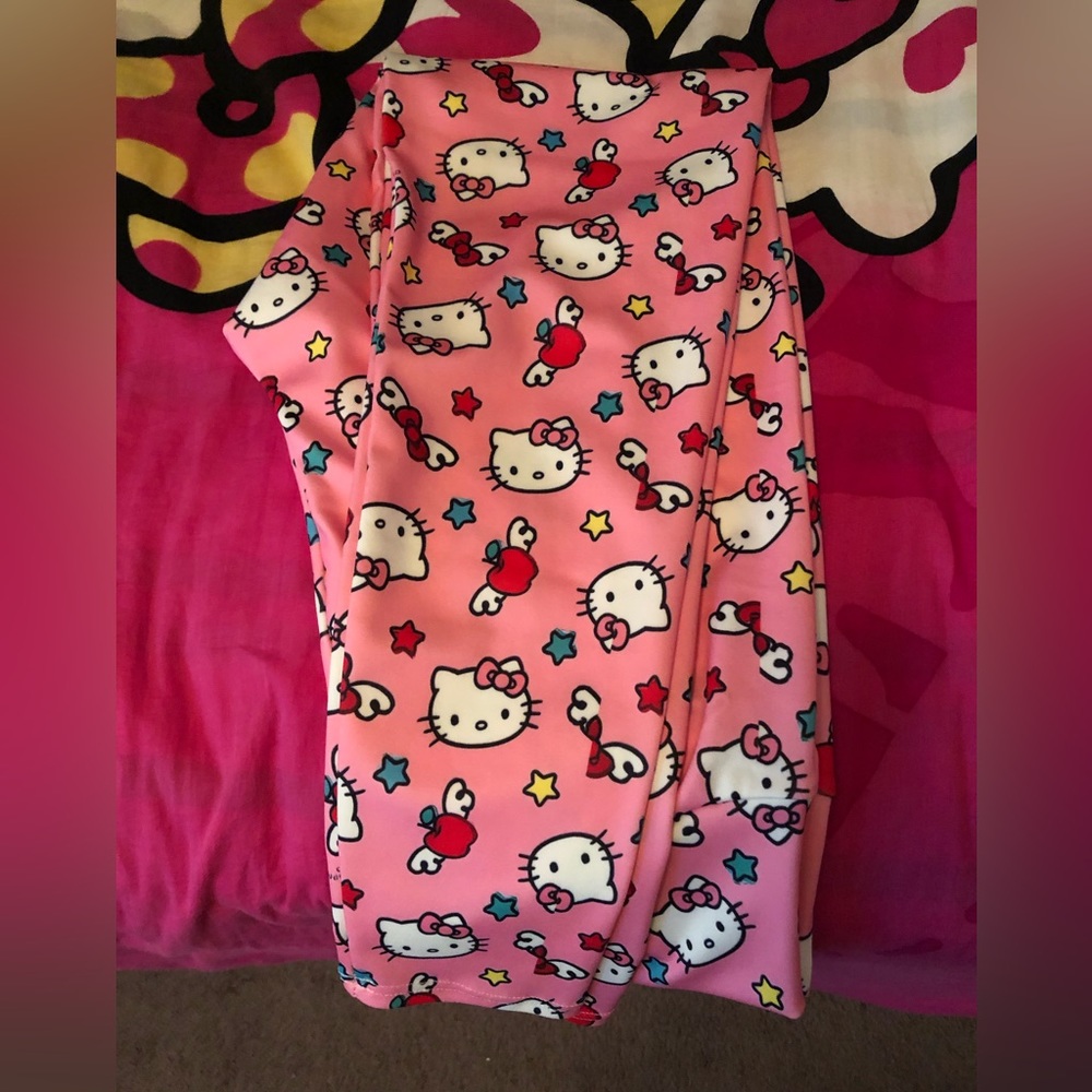 Hello kitty stretchy paints NWNT